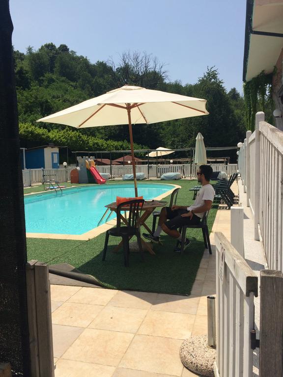 Bed and Breakfast Fattoria Sequoia Castagneto Po Exterior foto