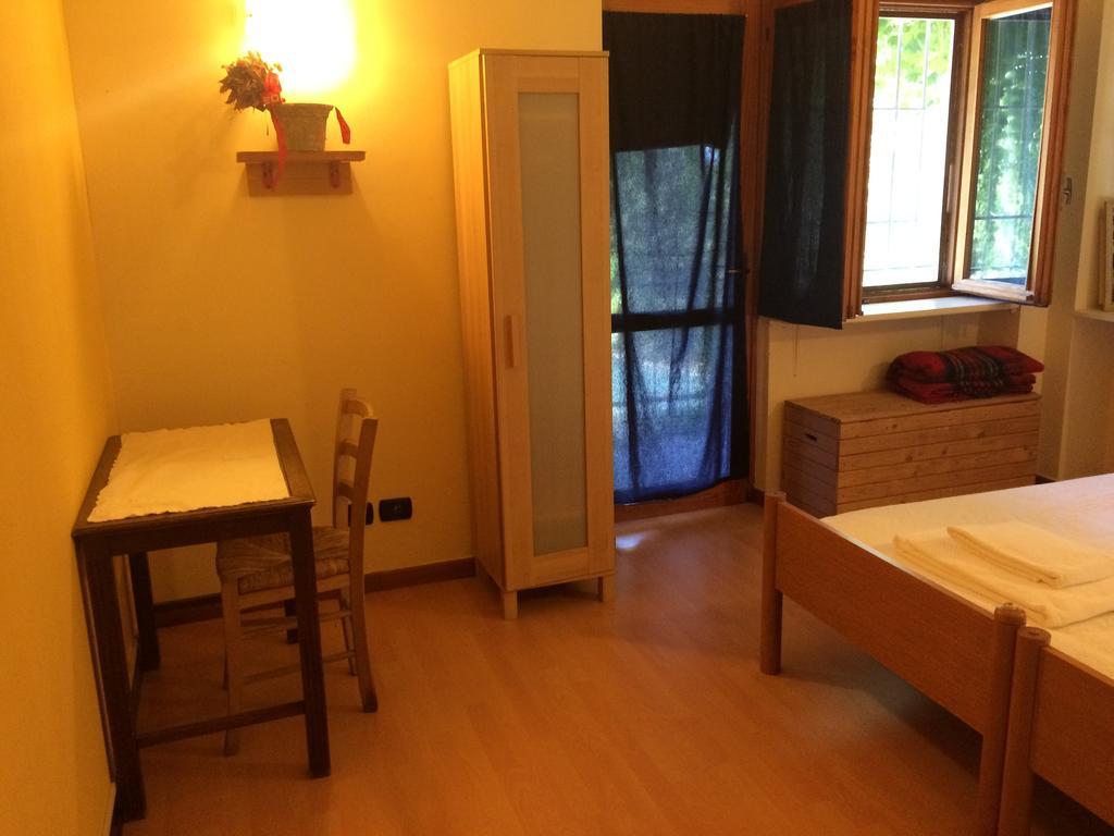 Bed and Breakfast Fattoria Sequoia Castagneto Po Zimmer foto